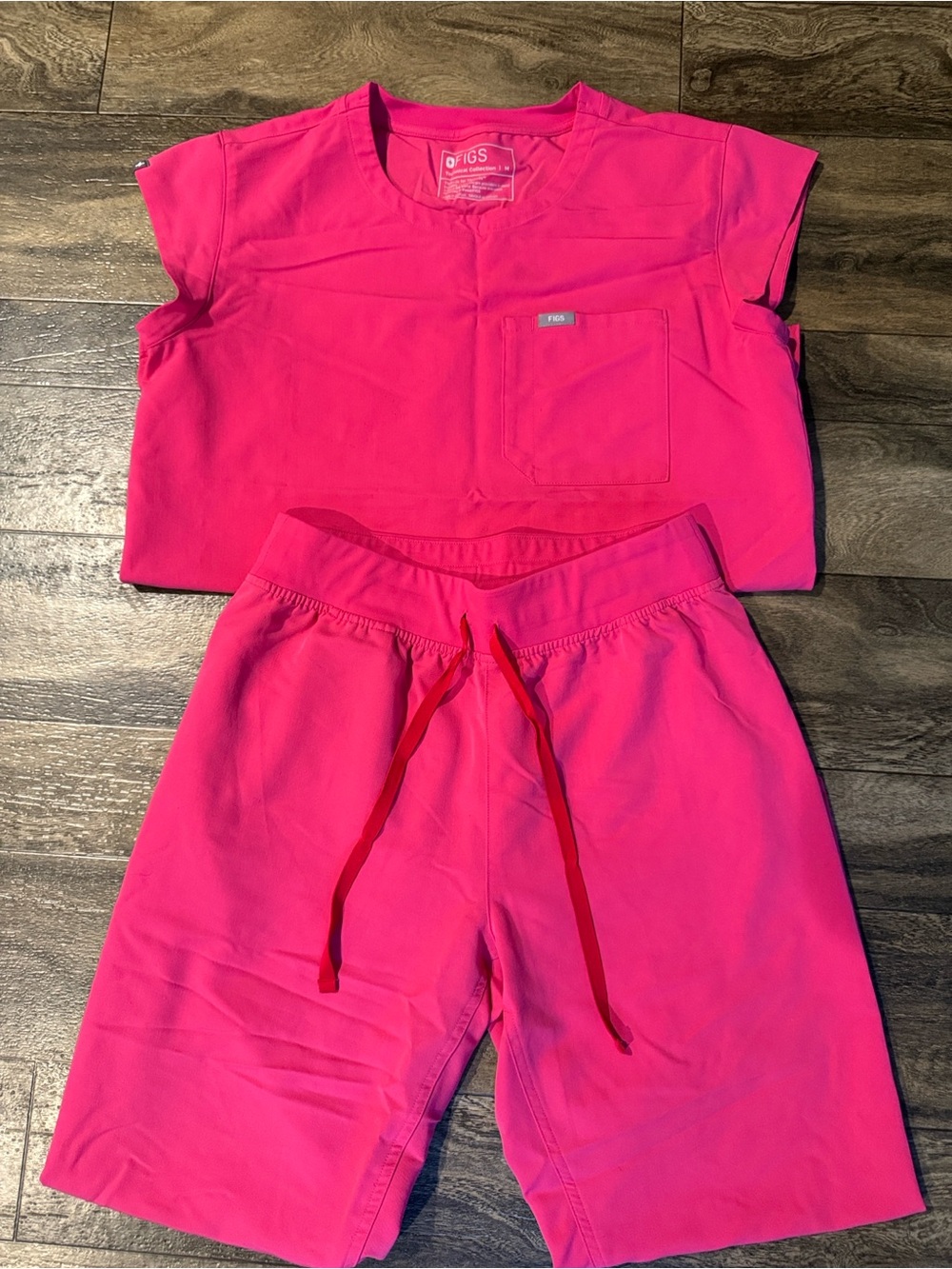 Figs Scrub Set- Shocking Pink, Size Medium